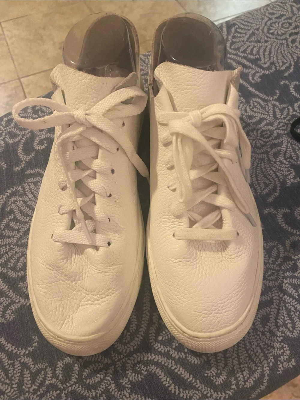 Sam Edelman White  Leather Sneakers.  Size 9